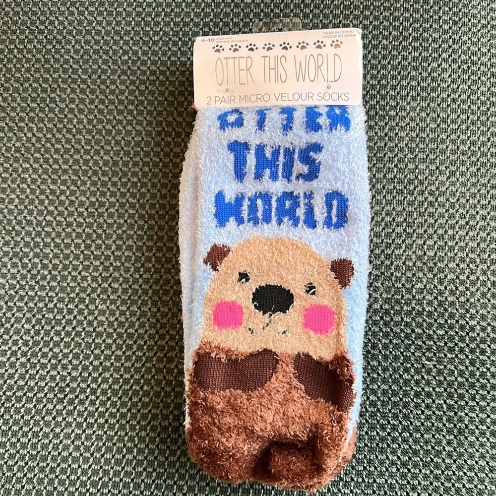 Cute Fuzzy Otter socks, Size 4-10